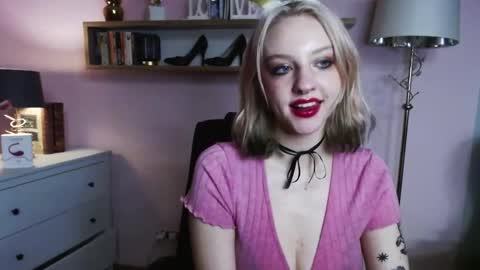 Snapshot of perfect_madeline chatting on December 2024 07:20:01 PM Madeline online show from December 2024 07:20:01 PM
