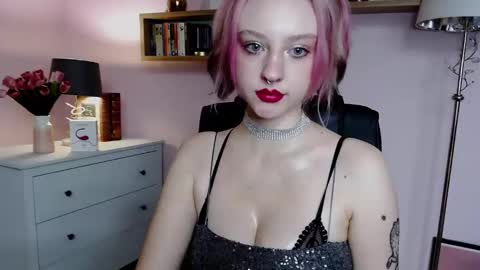 Snapshot of perfect_madeline chatting on December 2024 06:38:01 PM Madeline online show from December 2024 06:38:01 PM