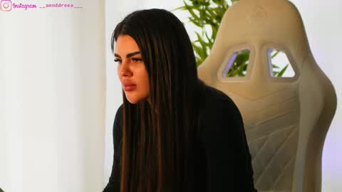 Dee online show from February 2025 09:00:02 AM