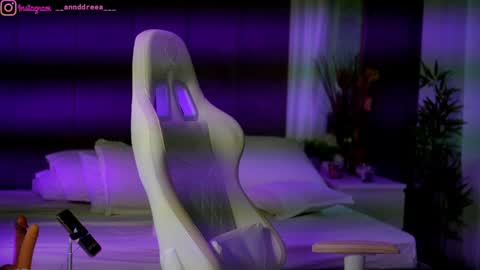 Dee online show from October 2025 02:14:01 PM