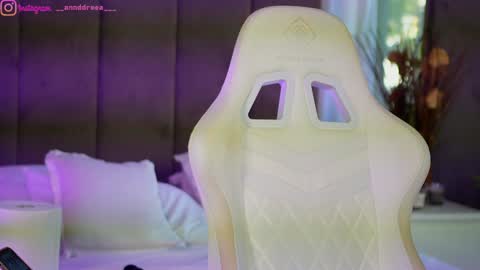 Dee online show from October 2025 12:05:02 PM