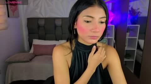 Snapshot of perlaa_moon_ chatting on July 2026 05:30:02 PM PERLA online show from July 2026 05:30:02 PM