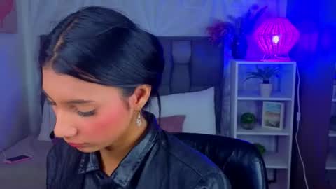 Snapshot of perlaa_moon_ chatting on July 2026 06:57:02 PM PERLA online show from July 2026 06:57:02 PM