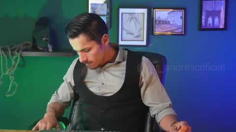 andres    online show from November 2025 05:25:01 PM