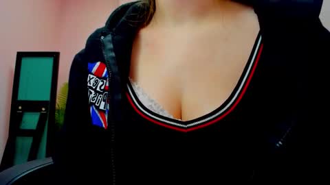 horror flying on the wings of the night.... online show from October 2025 04:27:01 AM