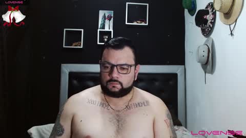 Snapshot of perverseveteranmanxxx chatting on December 2024 04:41:01 AM Carlos online show from December 2024 04:41:01 AM