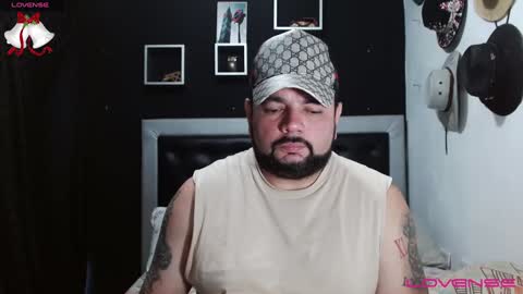 Snapshot of perverseveteranmanxxx chatting on December 2024 07:29:01 PM Carlos online show from December 2024 07:29:01 PM