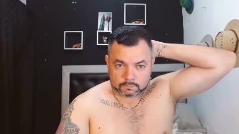 Snapshot of perverseveteranmanxxx chatting on January 2025 01:13:01 PM Carlos online show from January 2025 01:13:01 PM