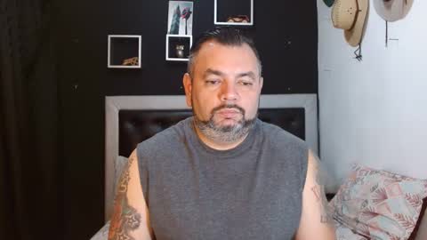 Snapshot of perverseveteranmanxxx chatting on February 2025 02:07:01 AM Carlos online show from February 2025 02:07:01 AM