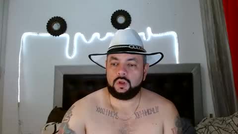 Snapshot of perverseveteranmanxxx chatting on September 2025 03:44:01 AM Carlos online show from September 2025 03:44:01 AM