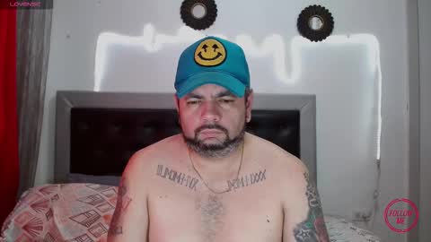 Snapshot of perverseveteranmanxxx chatting on October 2025 02:39:02 PM Carlos online show from October 2025 02:39:02 PM