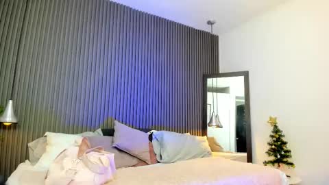 Lizza online show from December 2025 11:37:02 AM