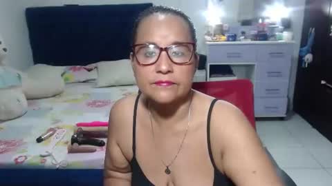 Snapshot of pervert_mommy_x chatting on April 2026 10:19:02 AM SAMY online show from April 2026 10:19:02 AM