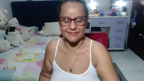 Snapshot of pervert_mommy_x chatting on April 2026 10:25:01 AM SAMY online show from April 2026 10:25:01 AM