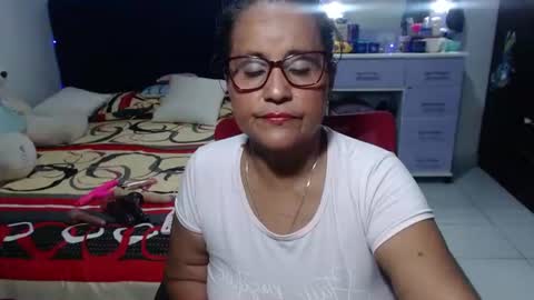Snapshot of pervert_mommy_x chatting on May 2026 10:33:01 AM SAMY online show from May 2026 10:33:01 AM