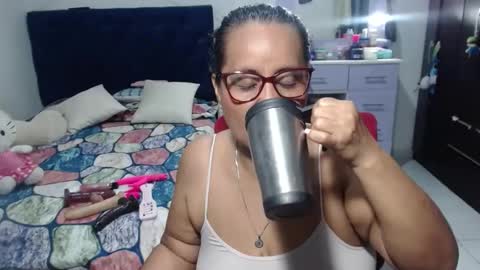 Snapshot of pervert_mommy_x chatting on May 2026 10:42:01 AM SAMY online show from May 2026 10:42:01 AM