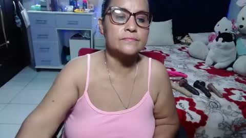 Snapshot of pervert_mommy_x chatting on June 2026 09:30:01 AM SAMY online show from June 2026 09:30:01 AM
