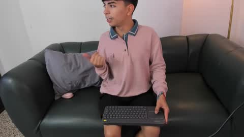 Peter online show from November 2025 06:30:02 PM