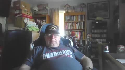 Snapshot of peterinohio57 chatting on December 2024 05:18:02 PM peterinohio57 online show from December 2024 05:18:02 PM