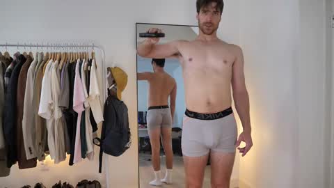 Snapshot of peterparkerrxox chatting on October 2025 04:18:01 PM Peter Parker online show from October 2025 04:18:01 PM