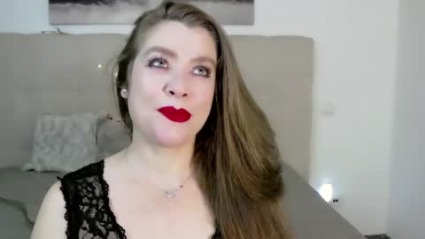 Peters Emily online show from January 2025 06:05:01 PM