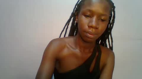 Snapshot of petite_chela chatting on January 2026 02:50:02 AM Chela online show from January 2026 02:50:02 AM
