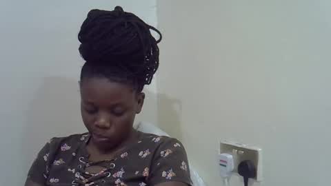 petite_melan online show from December 2025 12:43:01 PM