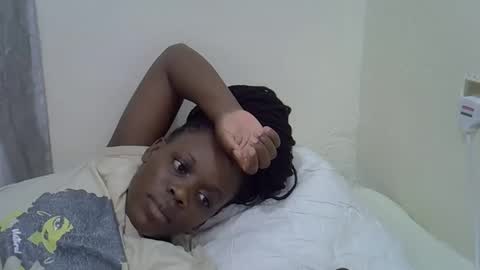 petite_melan online show from December 2025 08:26:02 PM