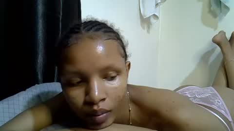 Snapshot of petite_melinda chatting on July 2026 02:02:02 AM petite_melinda online show from July 2026 02:02:02 AM