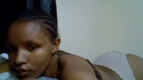 Snapshot of petite_melinda chatting on July 2026 12:39:01 AM petite_melinda online show from July 2026 12:39:01 AM