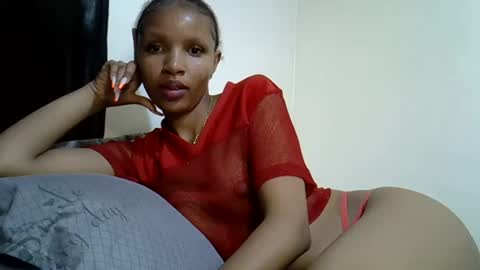 Snapshot of petite_melinda chatting on July 2026 09:10:02 PM petite_melinda online show from July 2026 09:10:02 PM