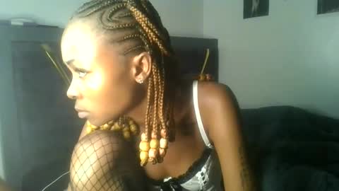 petite_queen69 online show from May 2026 10:51:01 PM