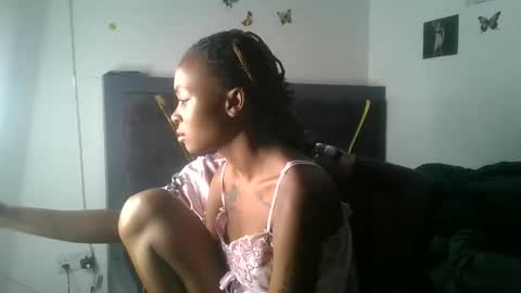 petite_queen69 online show from June 2026 12:11:01 AM