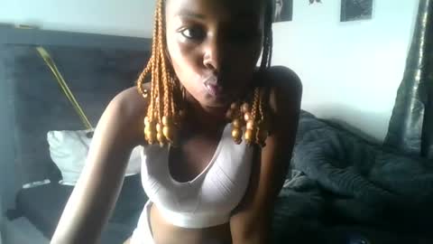 petite_queen69 online show from June 2026 10:52:01 PM