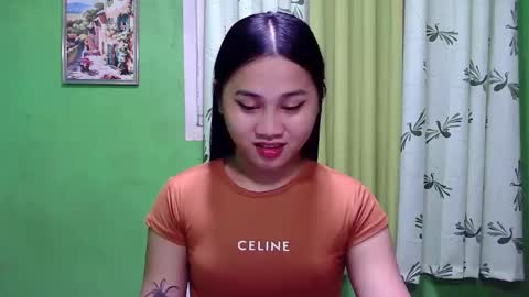Snapshot of petite_trish chatting on December 2024 03:07:01 AM trish online show from December 2024 03:07:01 AM