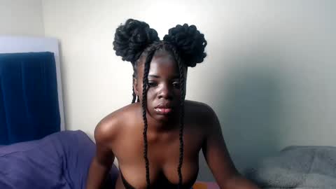 Snapshot of petitebeautyy chatting on May 2026 07:04:01 PM petitebeautyy online show from May 2026 07:04:01 PM