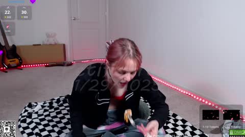 PiperAvery online show from January 2025 11:25:01 PM