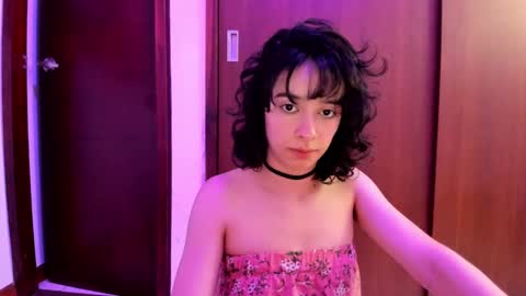 Snapshot of petitee_lunna chatting on March 2025 01:17:02 AM Lunna online show from March 2025 01:17:02 AM
