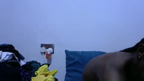 petitegirly12 online show from February 2025 01:39:02 PM