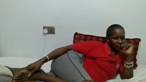 petitegirly12 online show from March 2025 05:02:01 PM