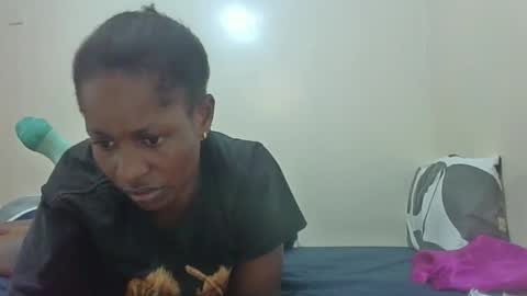 petitegirly12 online show from October 2025 06:41:02 PM