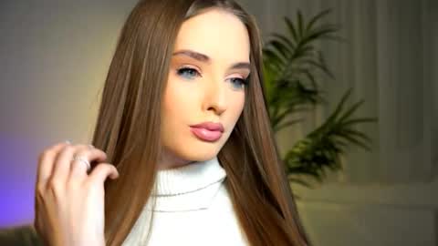 Petitegonwiild online show from September 2025 07:58:02 PM