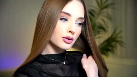 Petitegonwiild online show from November 2025 09:24:02 PM