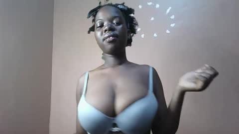 Snapshot of petitemomma76379 chatting on May 2026 07:06:02 AM sexy chocolate online show from May 2026 07:06:02 AM