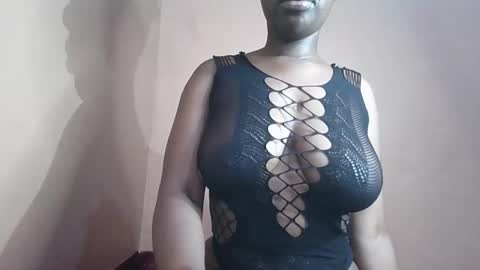 Snapshot of petitemomma76379 chatting on May 2026 12:37:02 PM sexy chocolate online show from May 2026 12:37:02 PM