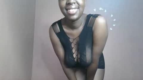 Snapshot of petitemomma76379 chatting on May 2026 06:41:02 AM sexy chocolate online show from May 2026 06:41:02 AM