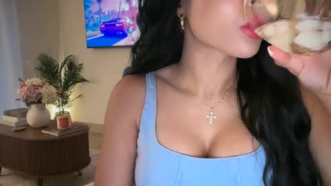 Snapshot of petiteprincess659846 chatting on June 2026 01:14:01 AM PetitePrincess online show from June 2026 01:14:01 AM
