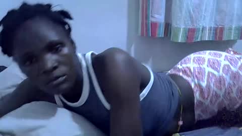 Snapshot of petiteslim2 chatting on May 2026 01:29:01 PM petiteslim2 online show from May 2026 01:29:01 PM