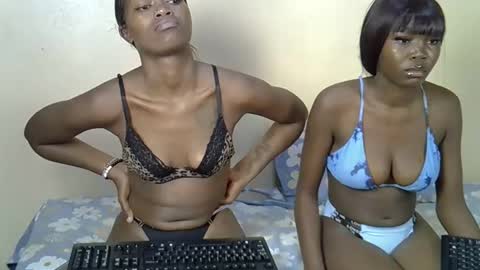 Snapshot of petitesugar chatting on February 2026 10:11:02 PM Sugar online show from February 2026 10:11:02 PM