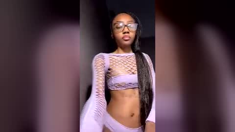 Snapshot of petitetingz chatting on June 2026 06:52:01 AM petitetingz online show from June 2026 06:52:01 AM